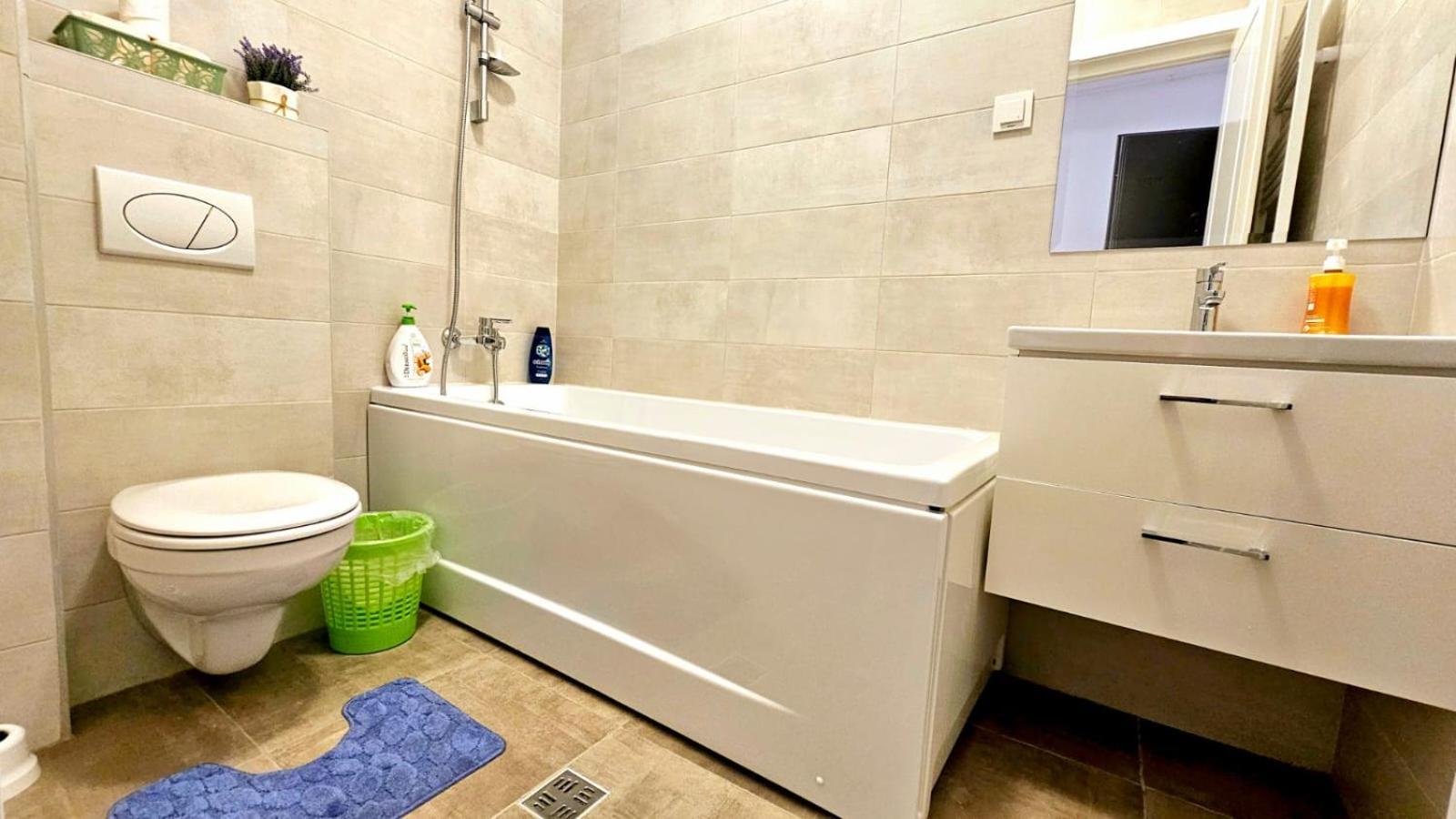 Evelyn Modern Apartment Near Palas Яссы Экстерьер фото